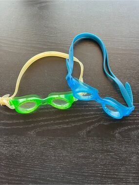 Speedo Swim Goggles Lot of 2 Green Blue Youth/Kids Clear Lens Adjustable